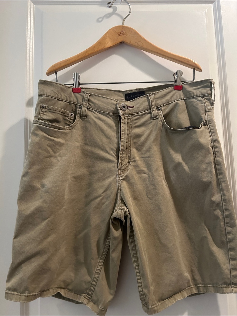 Bullhead Vintage Khaki Beige High Rise distressed Shorts deep pockets Slim 34